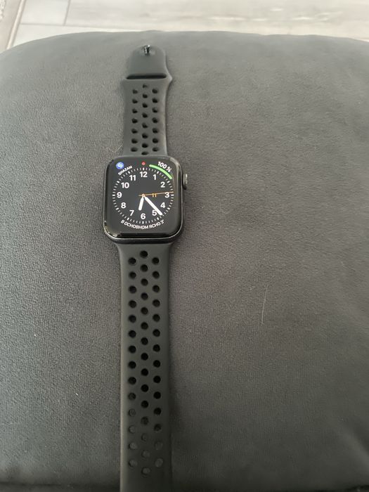 Iphone 11 с aplle watch SE Nike