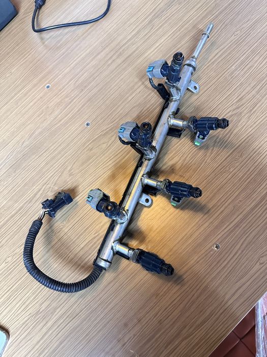 Инжектор Топливная рейка форсунки каптива 3.2 captiva