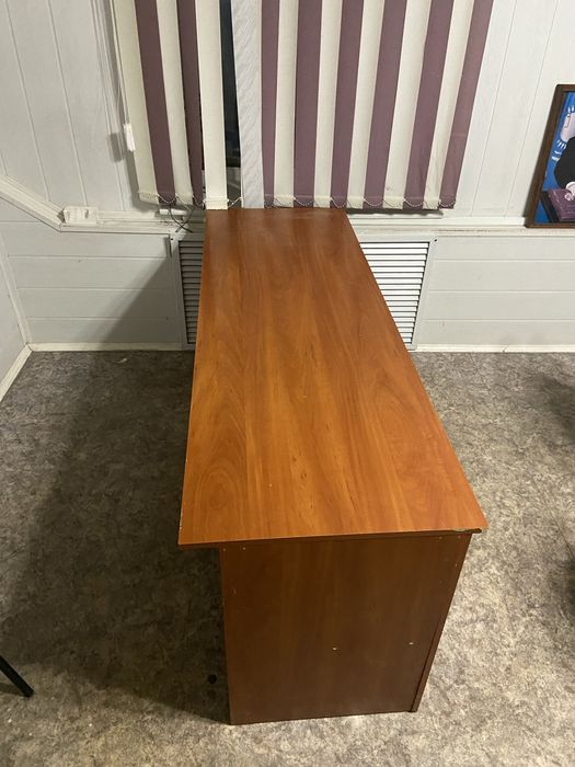 Руководительский офисный стол