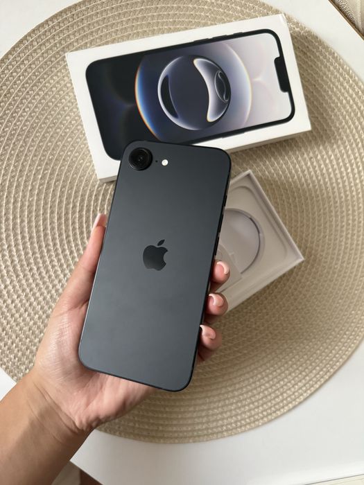 iPhone 16e с гаранция