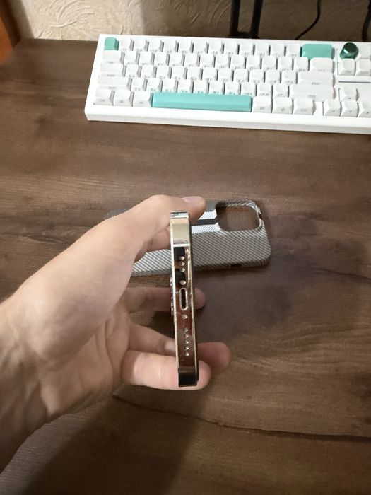 Продам iPhone 13 Pro на 256 ГБ