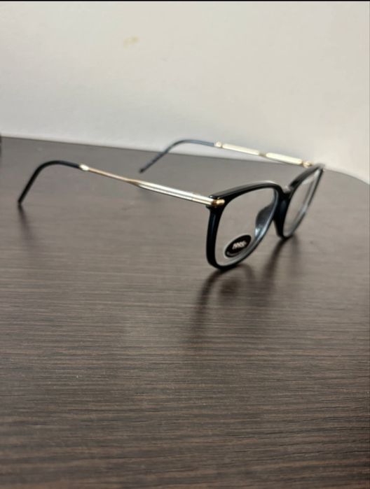 Rame ochielarii Tommy Hilfinger