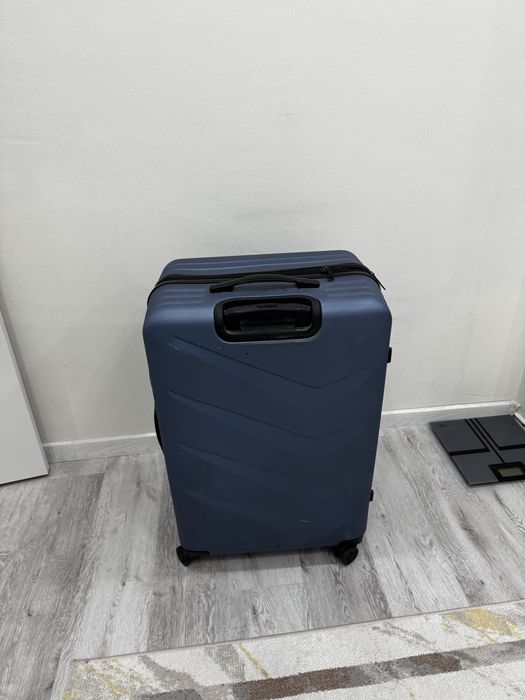 Чемодан большоой