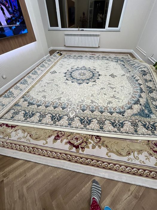 Ковер очень качественный размером 4х4