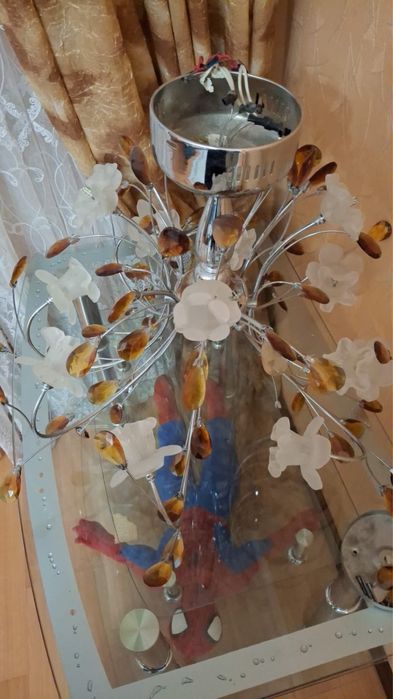 Люстра рабочая красивая