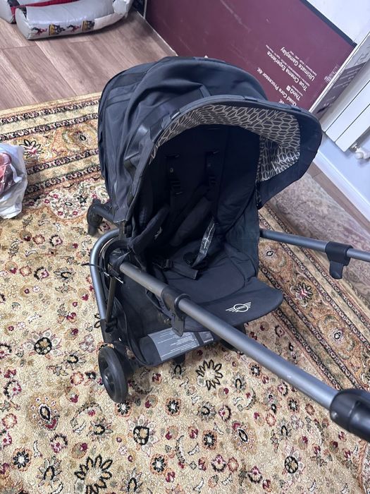Коляска MINI в хорошем состоянии