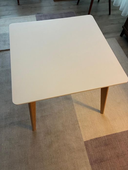 Masa DECLAN II din MDF alb, lemn de fag 80x80xH75cm