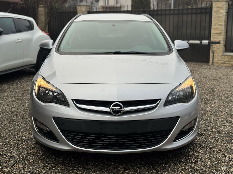 Opel Astra Edition Facelift 2014