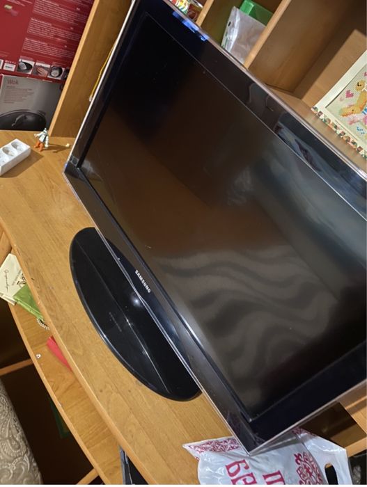 Продом телевизор