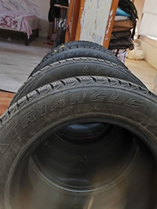 Шины зимние, 225/60/17 Triangle