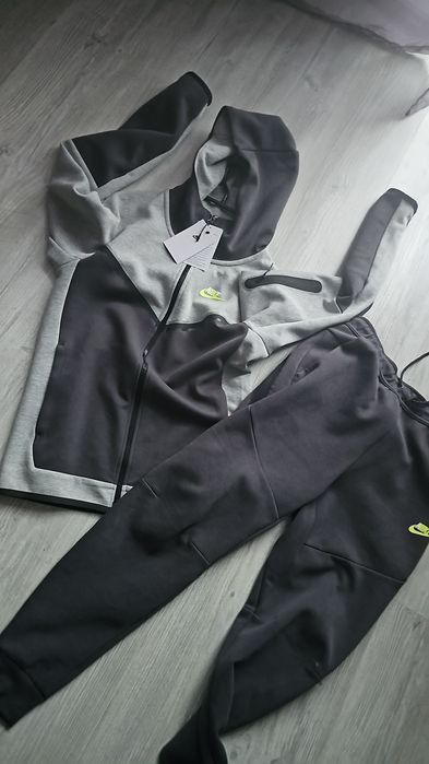 Trening nike tech