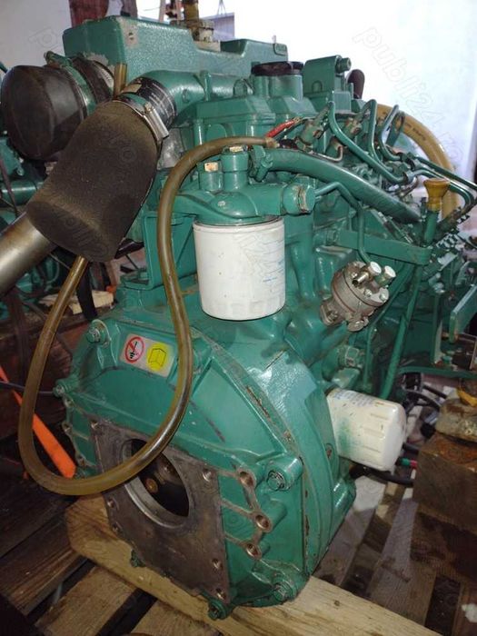 Motor marin Volvo Penta MD2040 cu tablou de bord