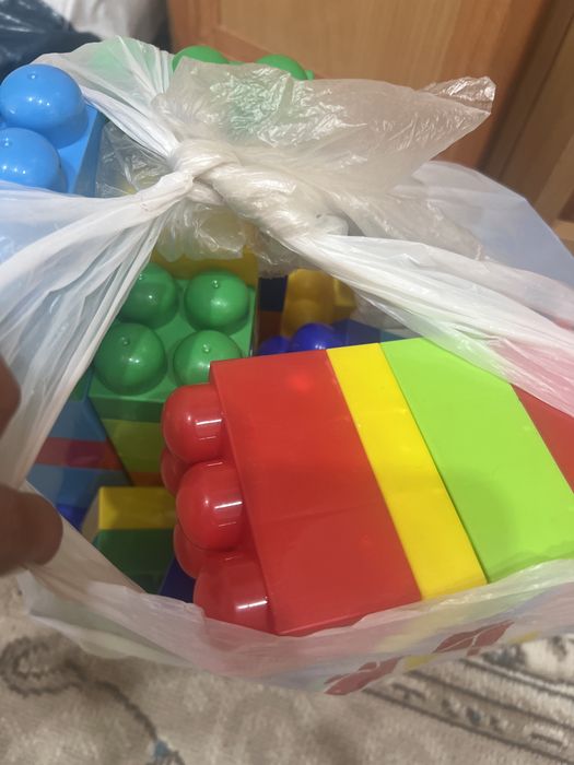 Продам большой пакет конструктров!