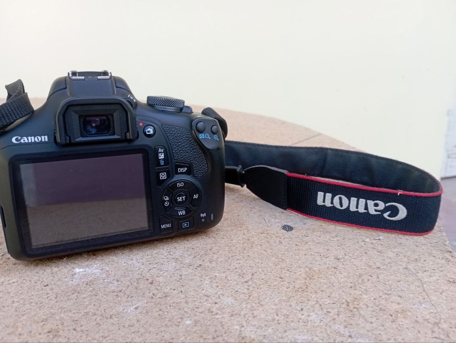 Canon 2000d fotoapparati