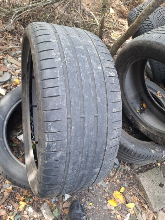 Vand 1 anvelopa 275 35 22 pireli de vara buna