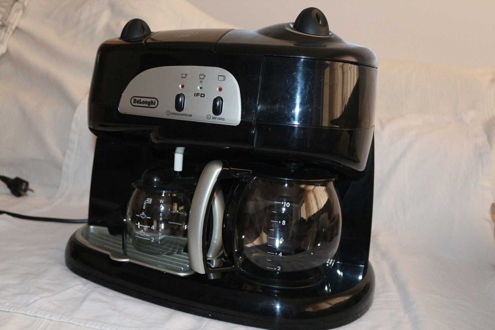 Vand cafetiera expresor DeLonghi BCO 130