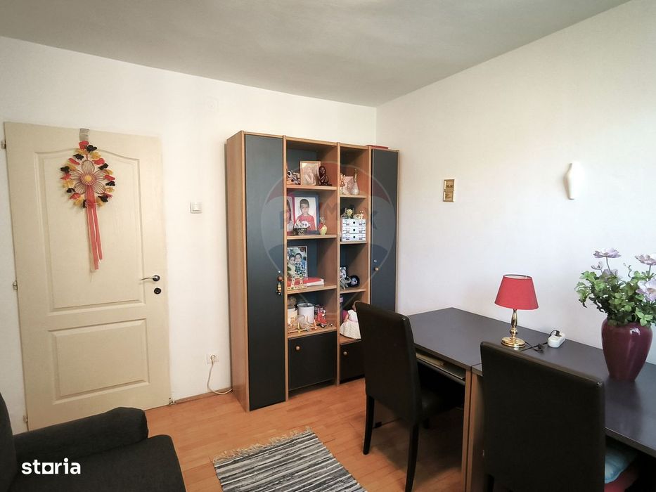 Apartament cu 3 camere decomandate, etaj 2 - cartier Gura Campului