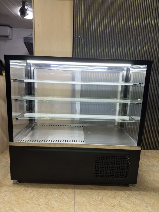 Продается кондитерская витрина