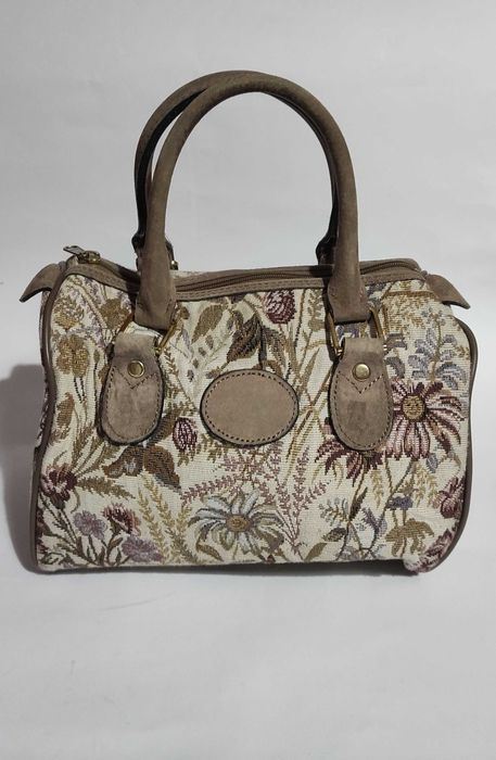 Дамска чанта с флорален дизайн