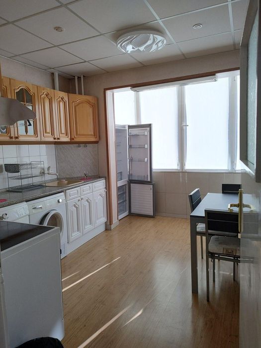 Дава се под наем Тристаен апартамент в Пловдив, Кършияка - 130 кв.м за 510 € - Снимка #3