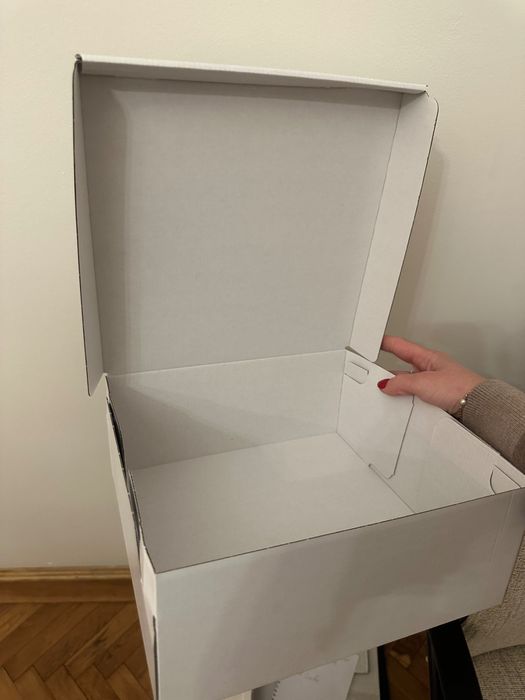 85 buc Cutii cadou/ tort premium albe cu autoformare