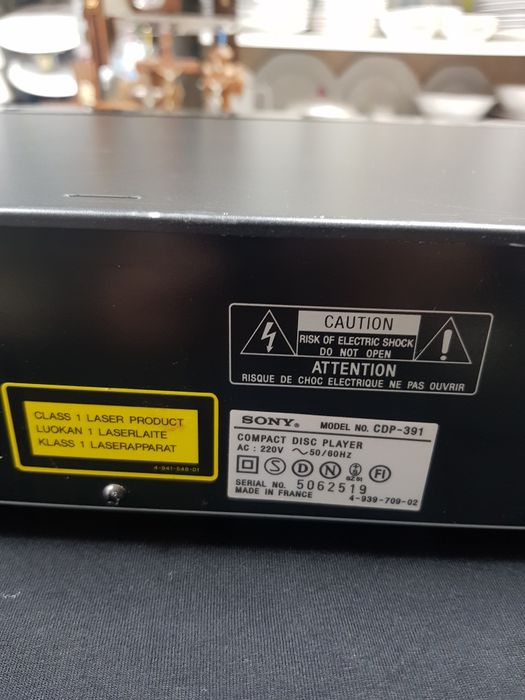 SONY COMPACT DISC PLAYER CDP-391 купена  от Франция