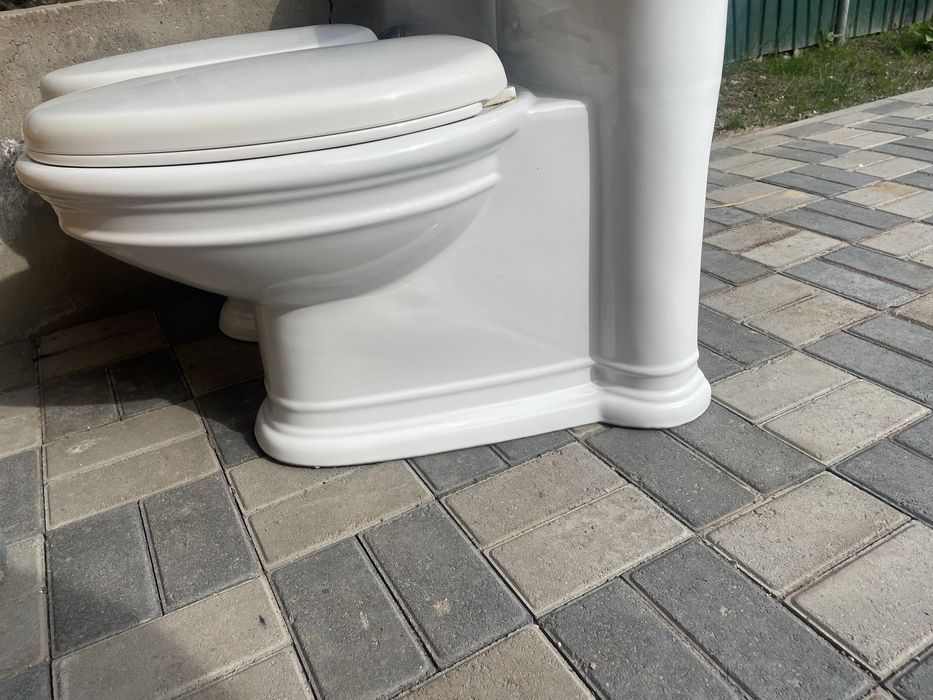 Продам унитазы б/у