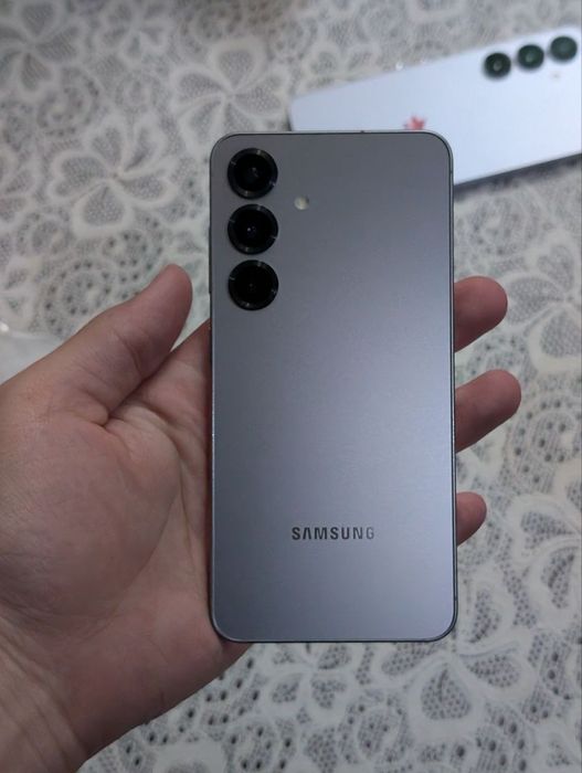 Samsung  S25  12/256gb
