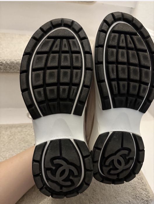 Chanel    sneakers   Roz