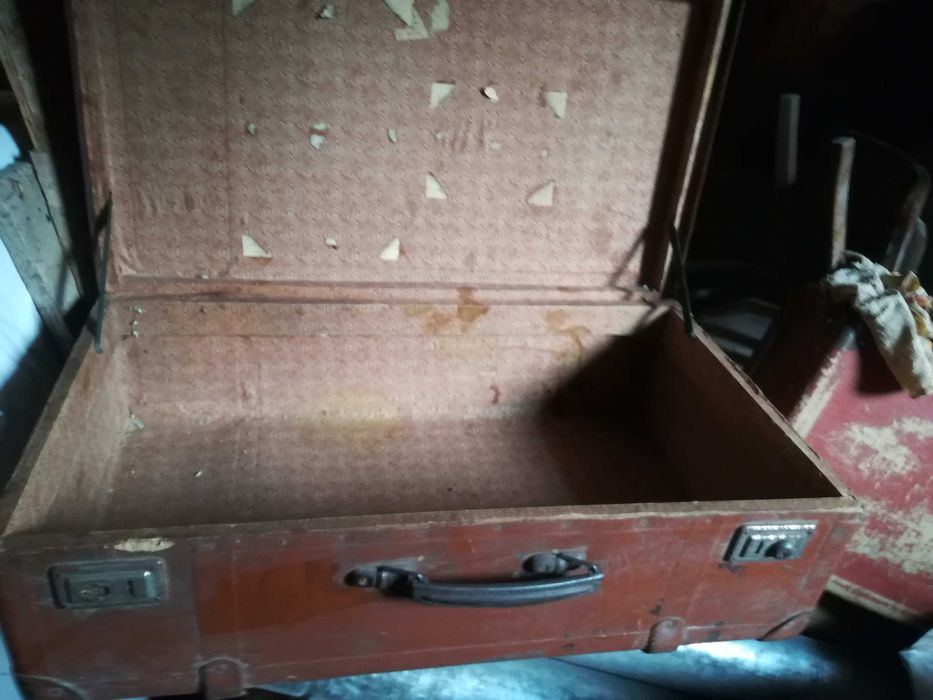 Ретро куфари-картонени