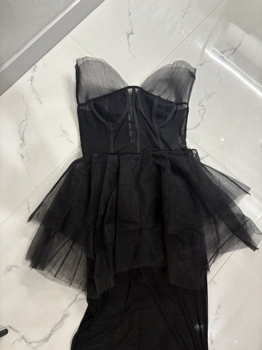 Красива елегантна рокля