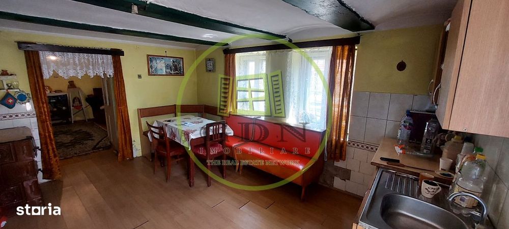 Casa 4 camere cu teren de 1429mp spre vanzare in Altina.