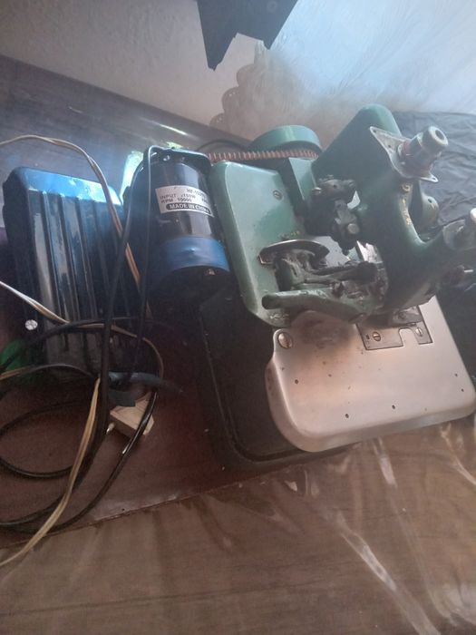 Швейная машина оверлог