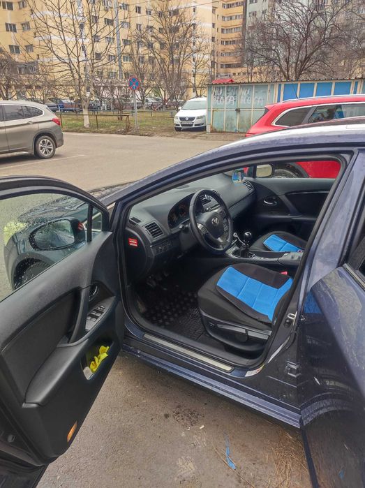 Vand Toyota avensis 2.0 , 2011