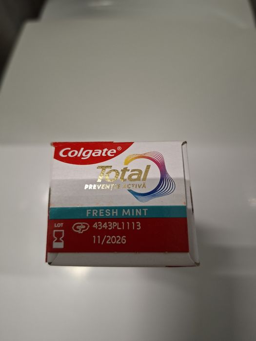 Pasta de dinți Colgate Total