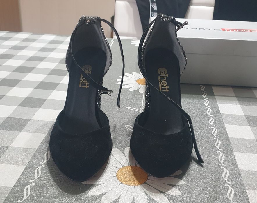 Женские туфли на каблуке