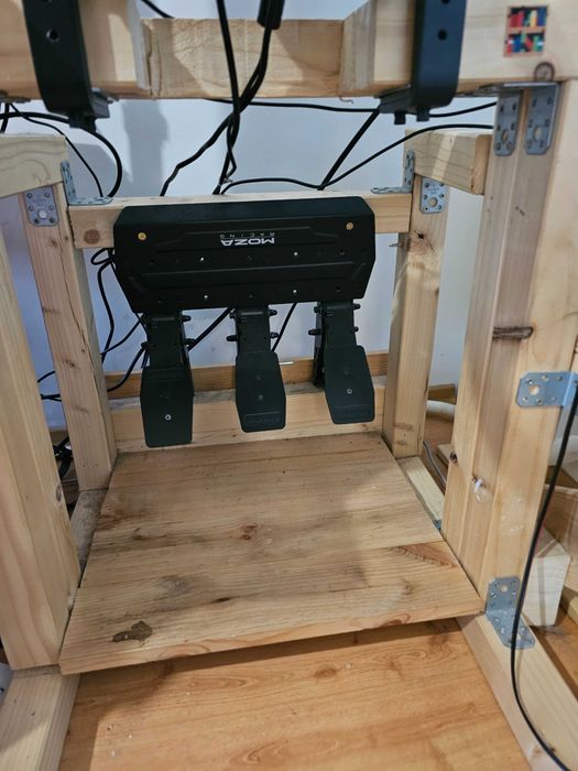 Moza R5 Truck Sim Rig