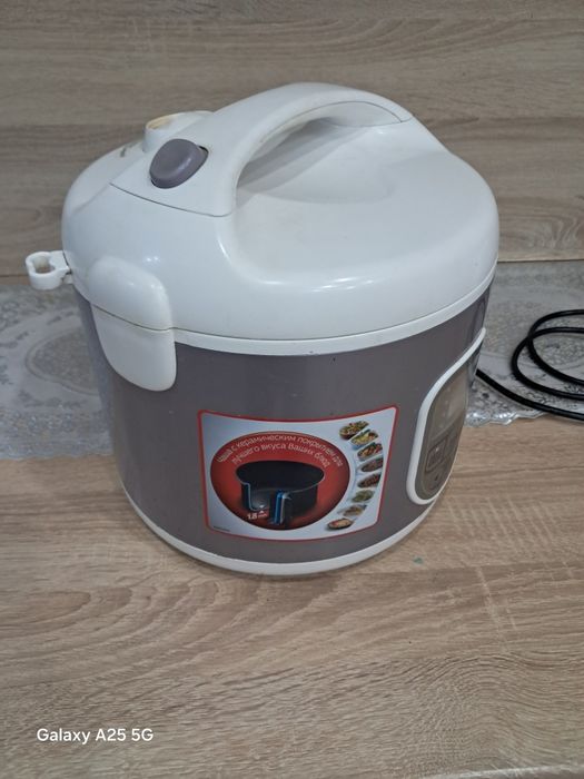 Мультиварку продам все режимы есть.