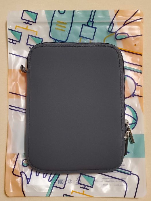 Husă nouă pentru ebook reader de 6"