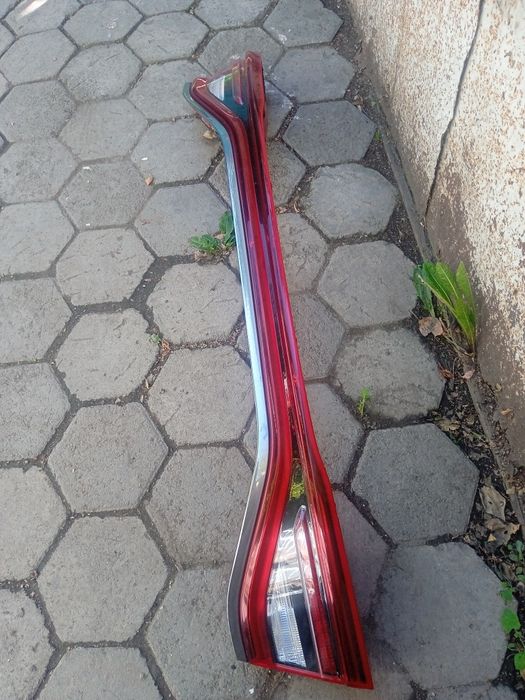 Продам задний фонарь