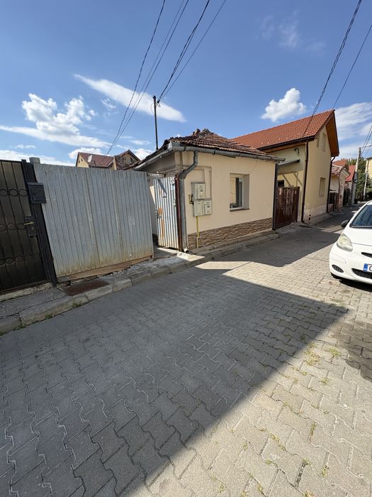 Oportunitate de investitie str Salciilor 2 apartamente cu curte la pret de garsoniera