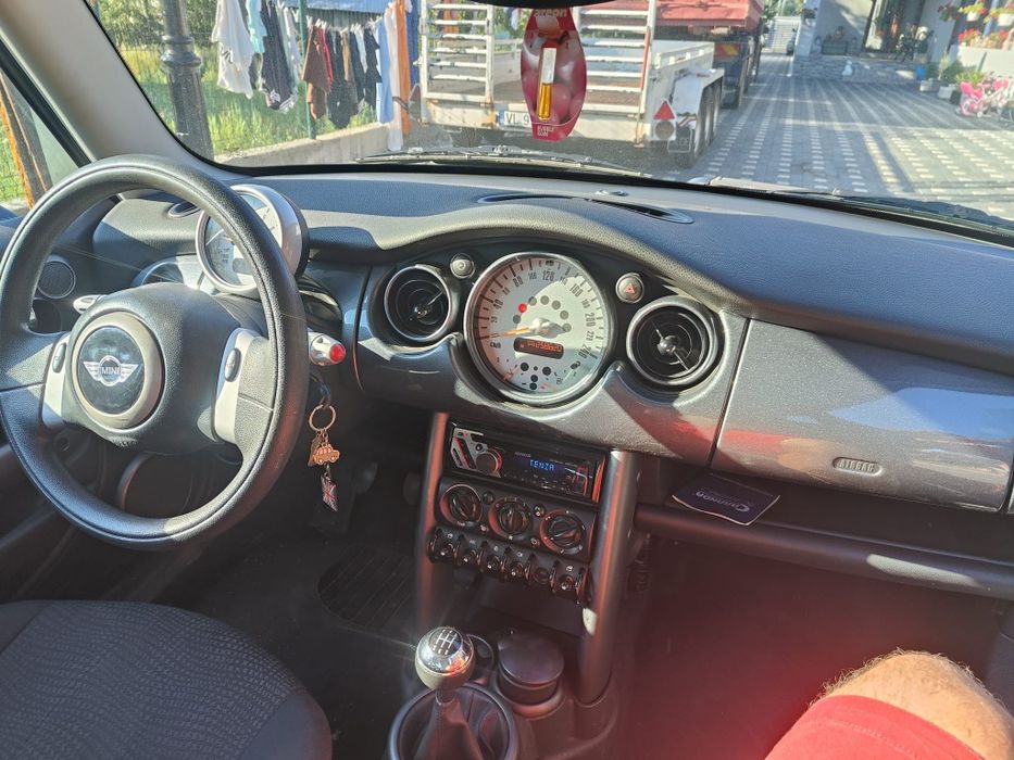 Vând mini cooper