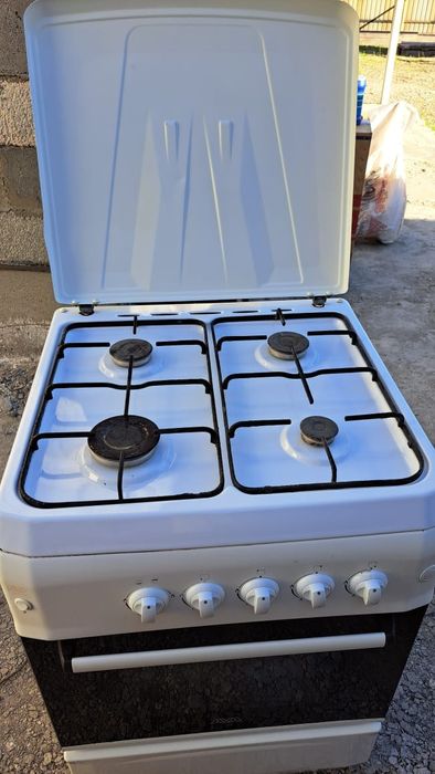 Продам газовую плиту