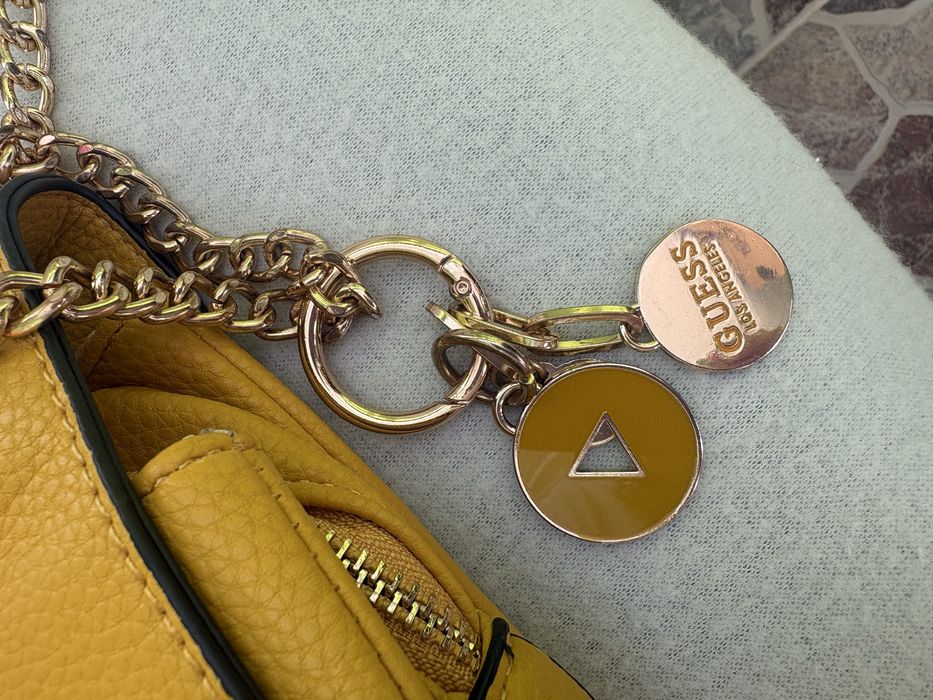 Дамска чанта Guess