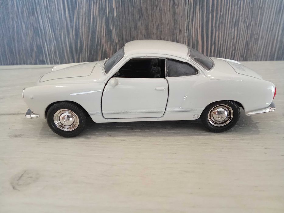 Метална количка Volkswagen Karmann !!!
