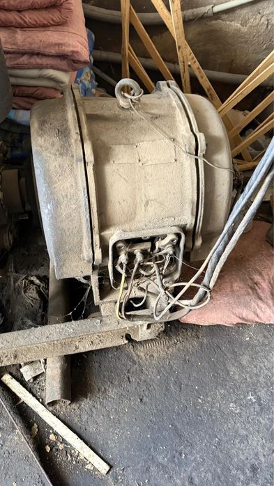 Генератор мотор.