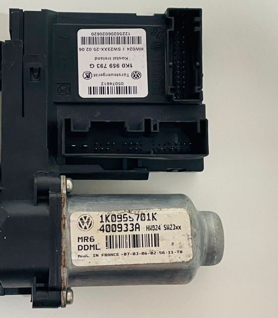 Motoras macara geam dreapta fata 1K0955701K/1K0959793G/400933A Volksw