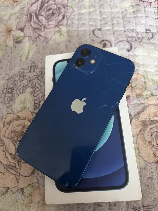 Продам iPhone 12 128 ГБ