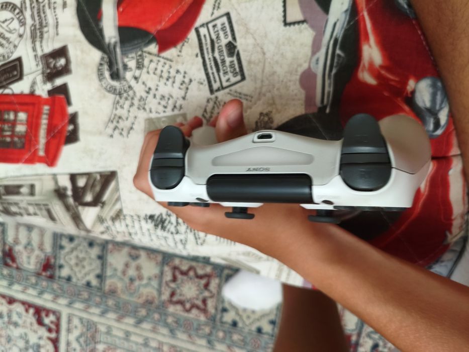 Джойстик на PlayStation 4