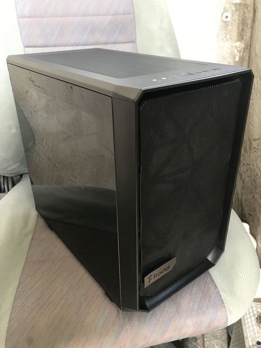 Кутия за компютър Fractal design Meshify nano2 ITX